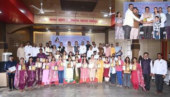 Educational News l सातत्यपूर्ण अभ्यास, आत्मविश्वास आणि शिस्त याची सांगड घातली तर यश निश्चित मिळते - संतोष खांडगे
