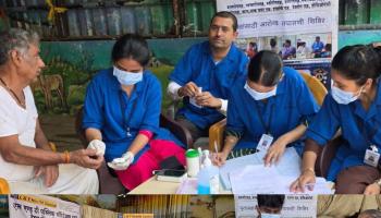 लोणावळा नगरपरिषद व एल अँड टी पब्लिक चॅरिटेबल ट्रस्टचा पुढाकार लोणावळ्यातील पूरग्रस्त नागरिकांची मोफत आरोग्य तपासणी सुरू