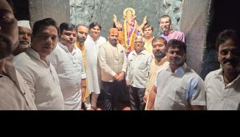 महाराष्ट्र राज्य विधान परिषदेचे उपसभापती सचिन अहिर यांनी घेतले लोणावळ्यात गणरायाचे मनोभावे दर्शन