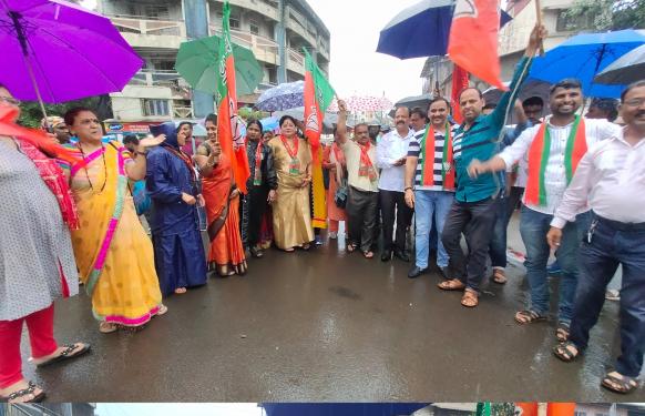Lonavala BJP Jallosh : महाराष्ट्रातील सत्ता बदलानंतर लोणावळ्यात भाजपाचा जल्लोष