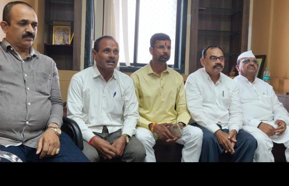 मावळ तालुक्यातील शेतकऱ्यांच्या विविध प्रलंबित मागण्यांकरिता पुणे मुंबई द्रुतगती महामार्ग शेतकरी कृती समितीचा आयआरबी कंपनीच्या विरोधात एल्गार 
